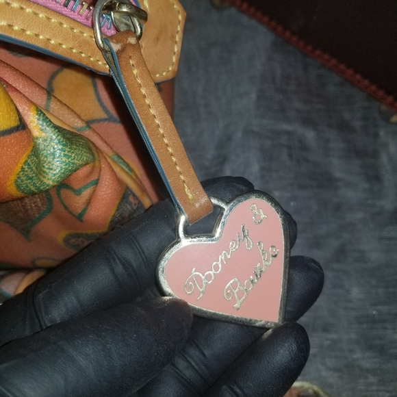 Dooney n Bourke - Picture 4 of 7